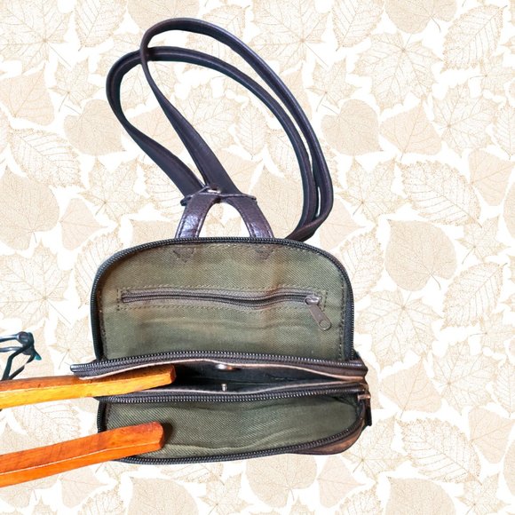 Small Liz Claiborne Cloth Backpack (Zipper Strap) - Picture 4 of 4